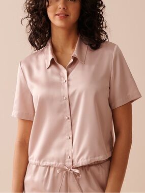 NWT La Vie En Rose US M Satin Button-Down Short Sleeve Shirt